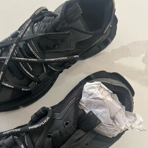 Men’s Original Black size 9 Dolce and Gabbana DG-5862 sneakers